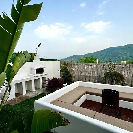 Sakarya Memnuniye De 2 1 Salon Oezel Havuzlu , Muhafazakar , Soemineli , Jakuzili 6 Kisilik Tatil Villasi *