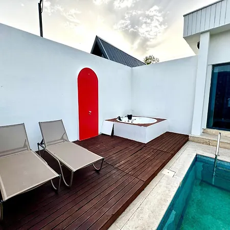 Villa Sakarya Memnuniye De 2 1 Salon Oezel Havuzlu , Muhafazakar , Soemineli , Jakuzili 6 Kisilik Tatil Villasi