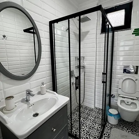 Villa Sakarya Memnuniye De 2 1 Salon Isitma Havuzlu , Muhafazakar , Soemineli , Jakuzili 6 Kisilik Tatil Villasi Sapanca