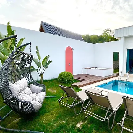 Sakarya Memnuniye De 2 1 Salon Oezel Havuzlu , Muhafazakar , Soemineli , Jakuzili 6 Kisilik Tatil Villasi Villa *